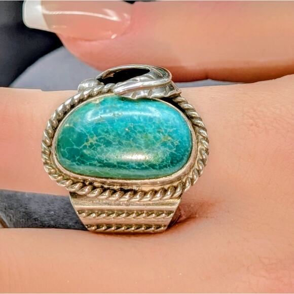 Vintage Turquoise Unmarked Sterling Silver Curved Leaf Chunky Ring Size 9.5 - Picture 2 of 13
